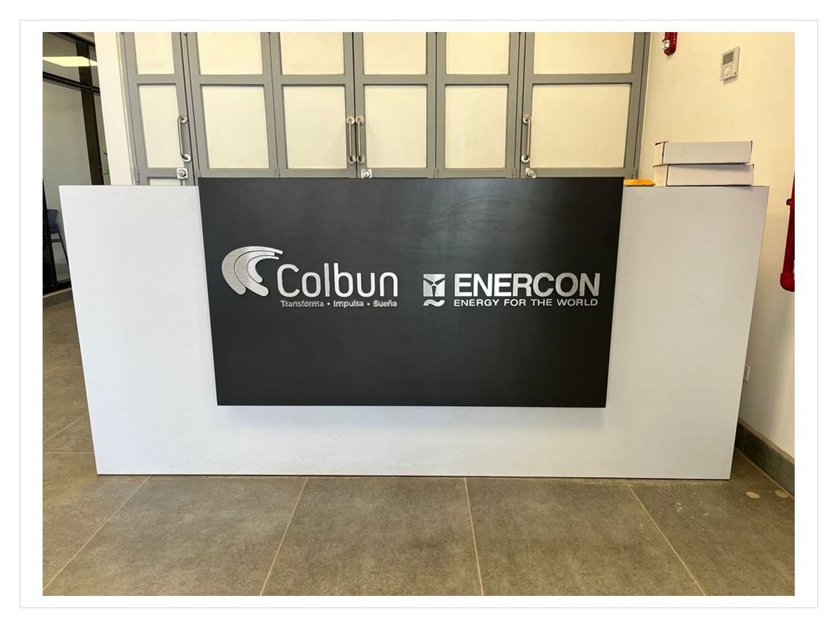 Letras volumétricas para recepción corporativa