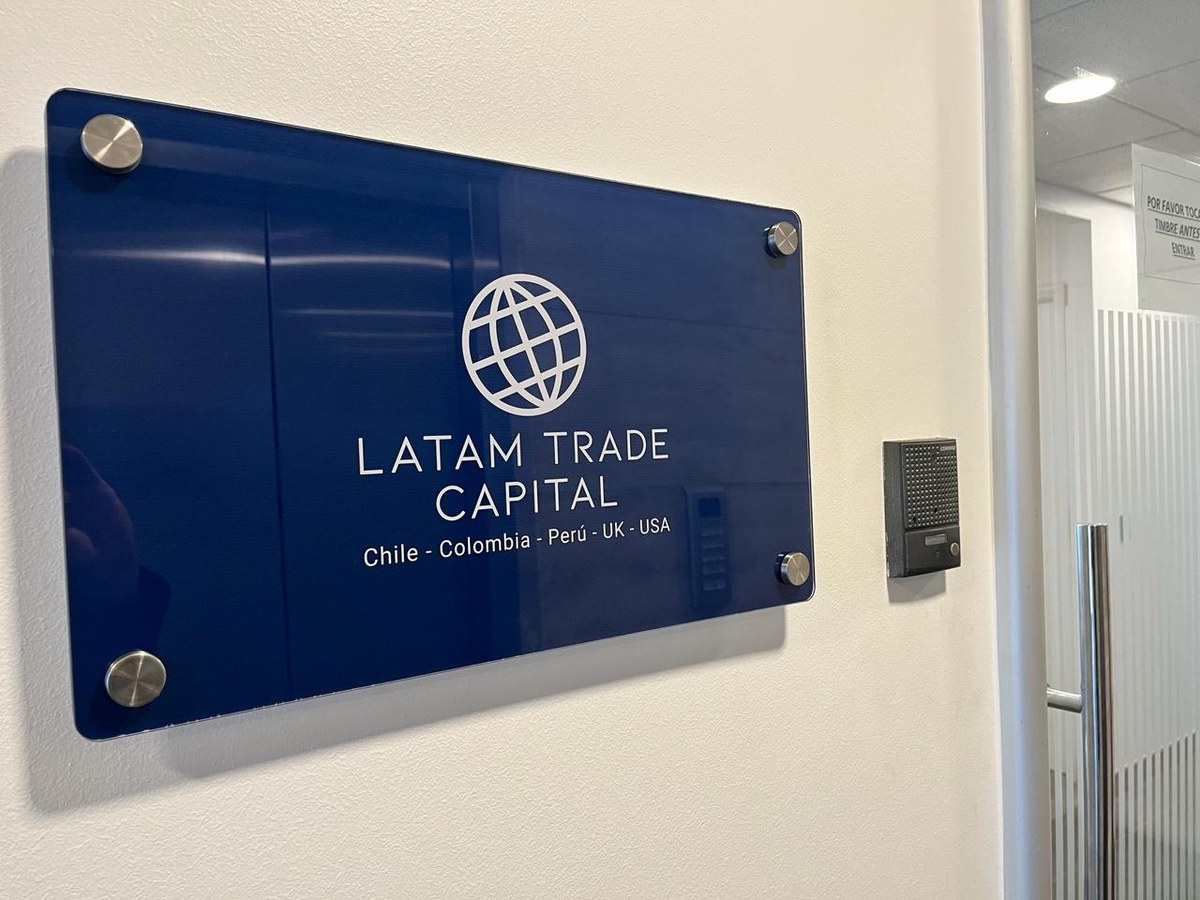 Letrero acrílico corporativo